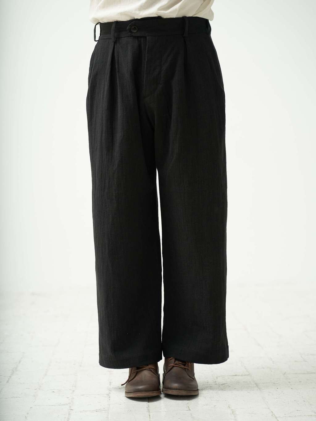 Black wide trousers