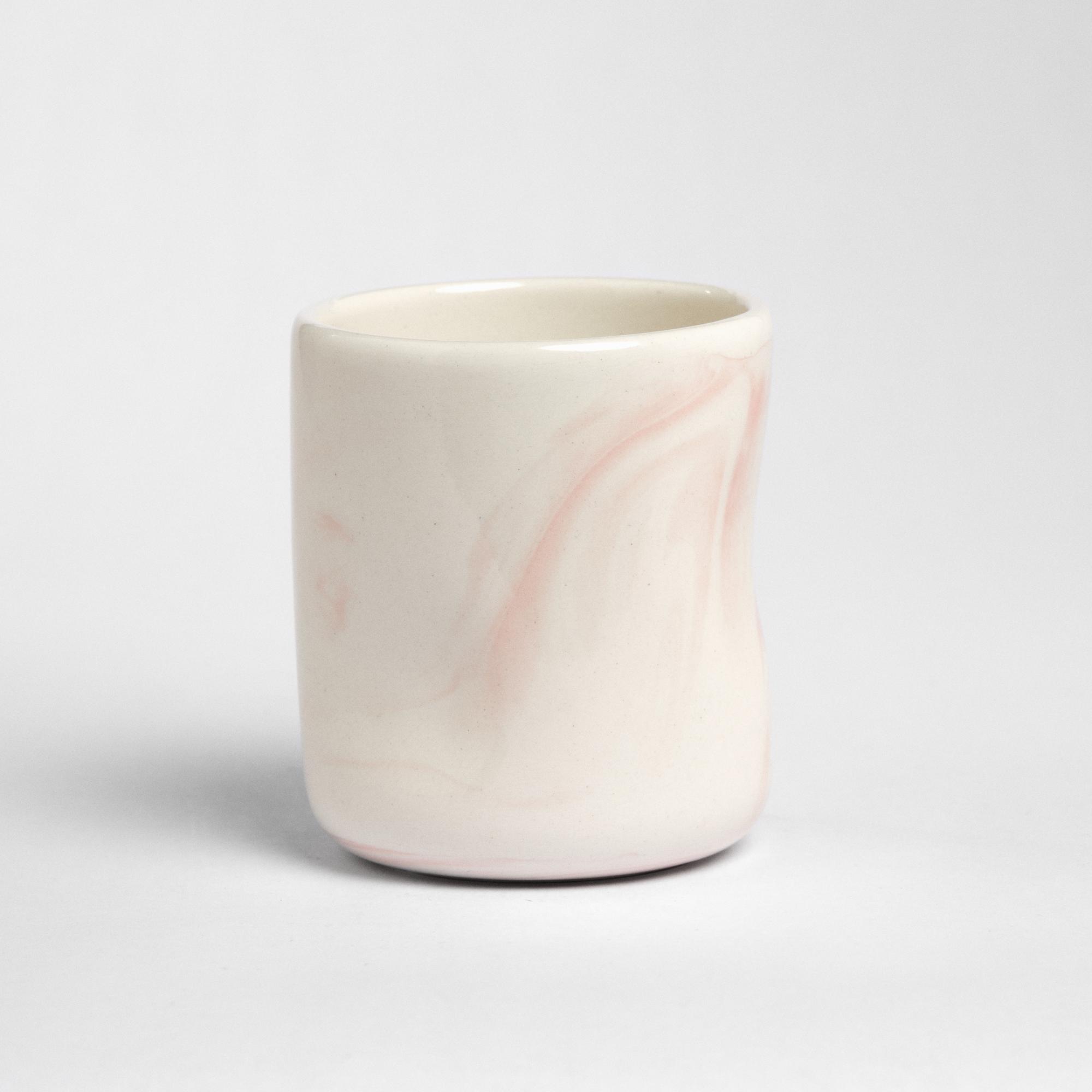 Стакан мятый бело-розовый 350 мл