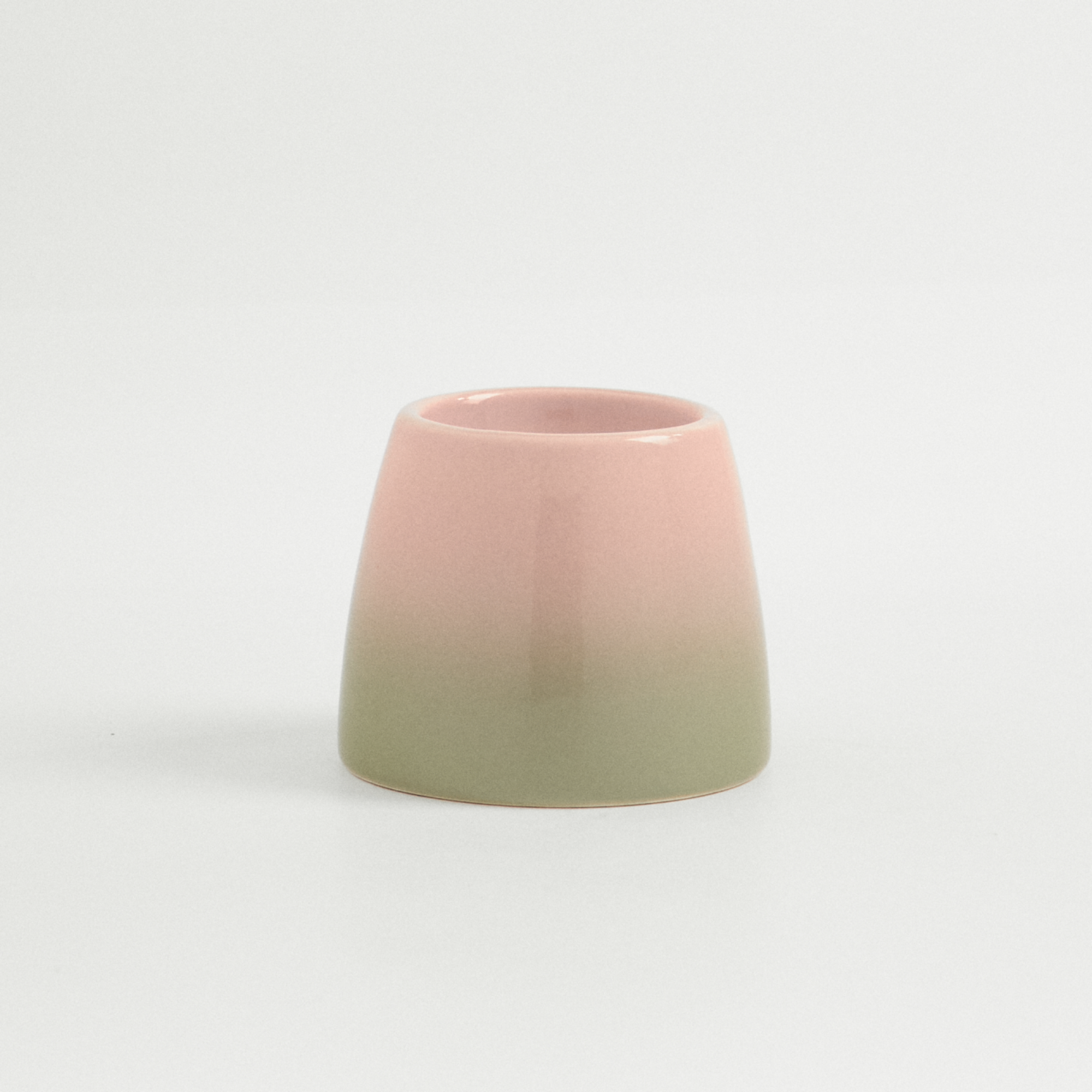 Подставка для яйца горохово-розовая омбре