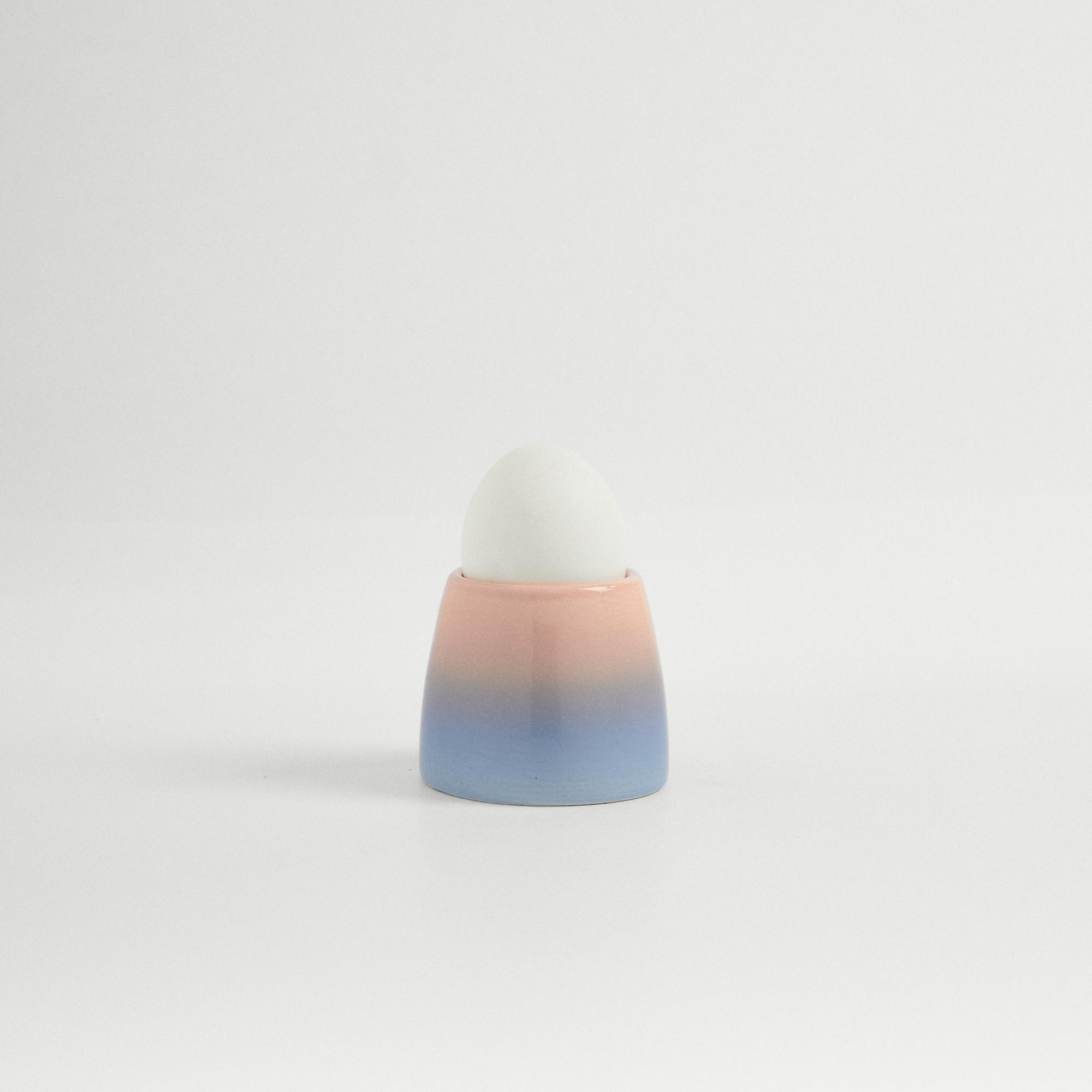 Подставка под яйцо сиренево-розовая омбре