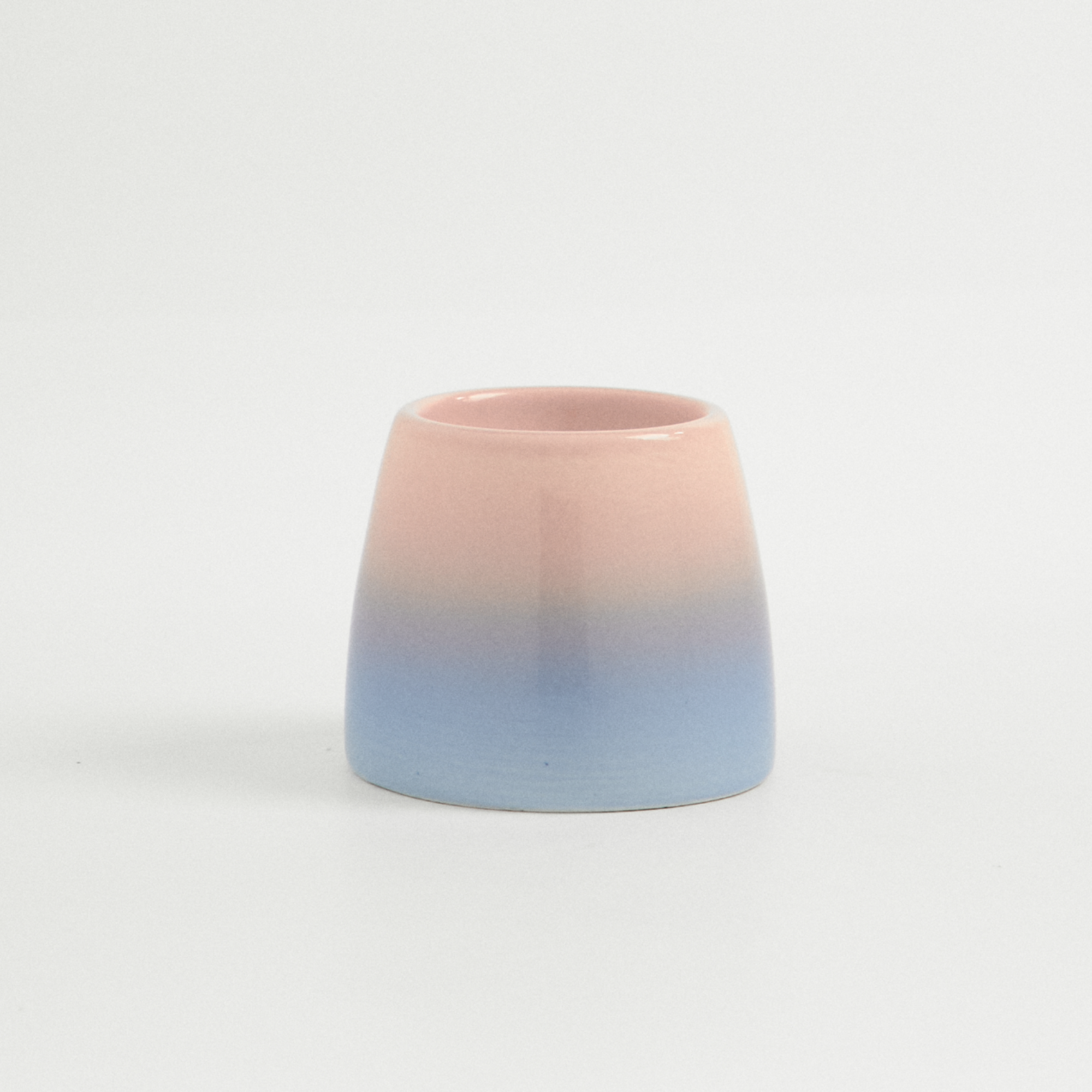 Подставка для яйца сиренево-розовая омбре