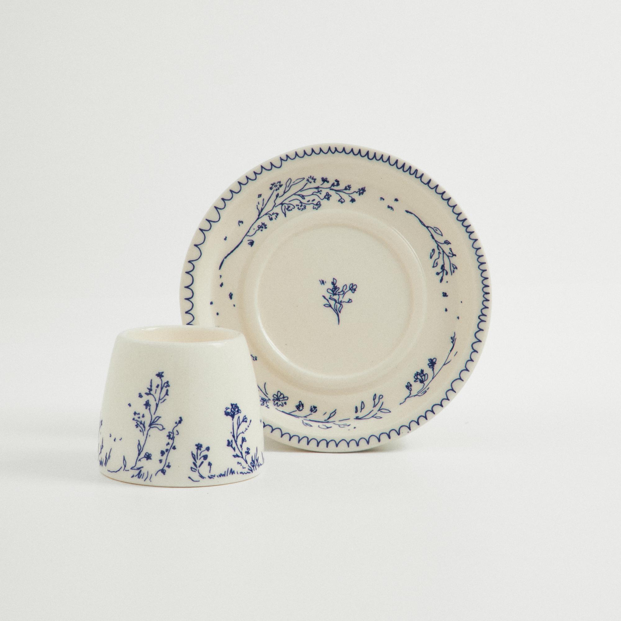 Набор блюдце 13см и подставка под яйцо с синим орнаментом