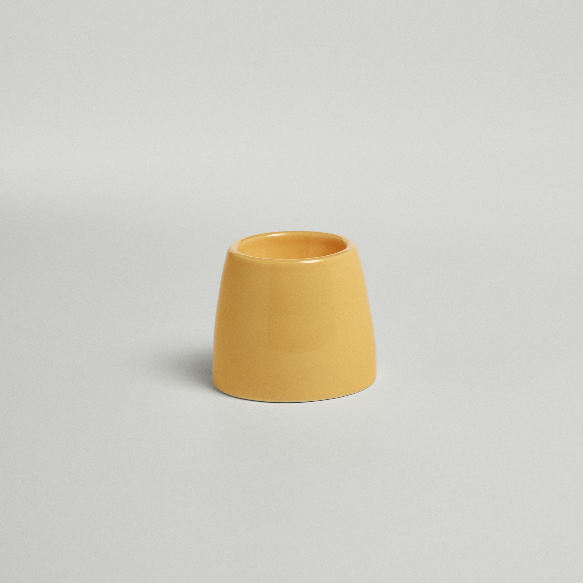 Подставка для яйца ярко желтая