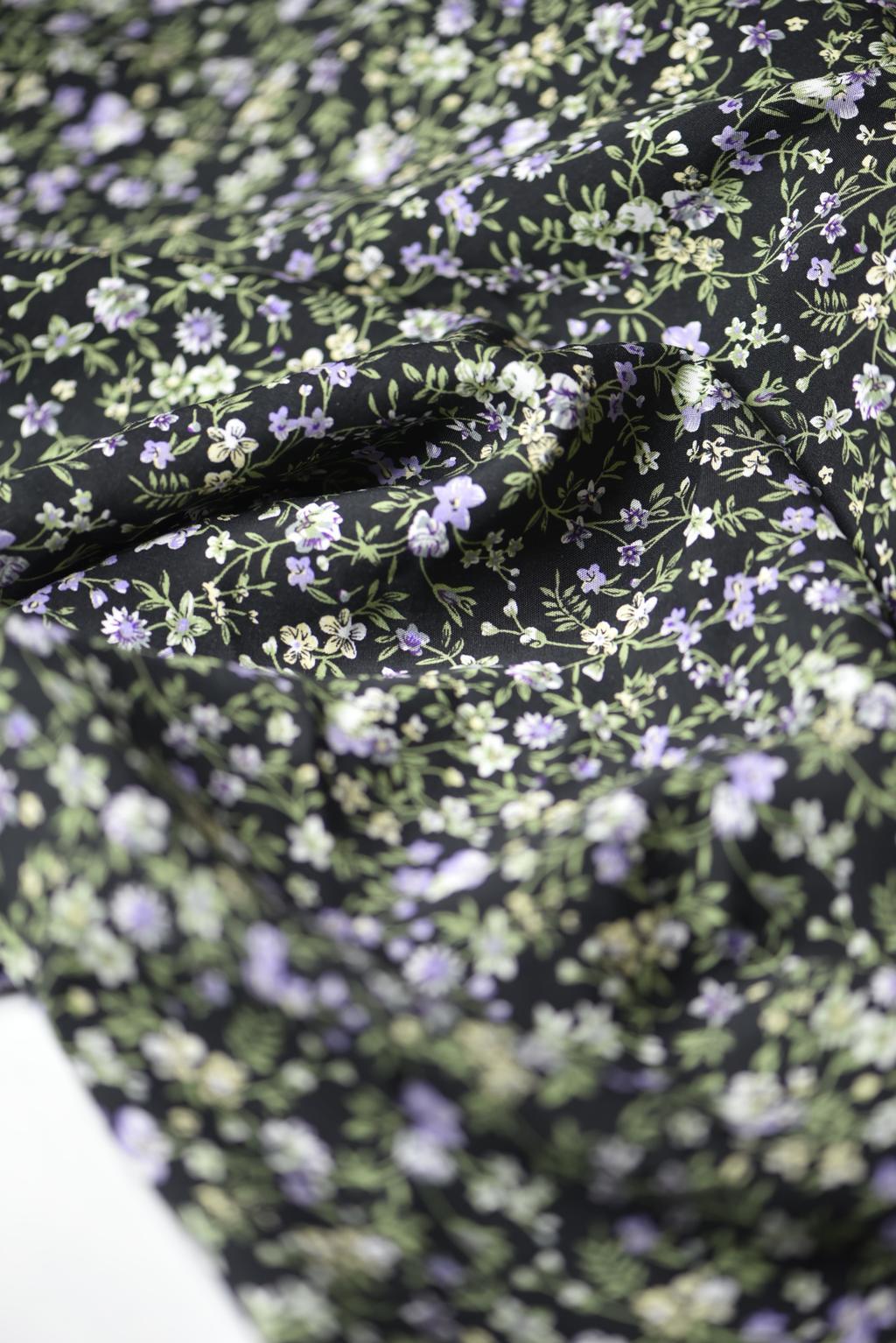 Штапель "Полевые цветы на черном"