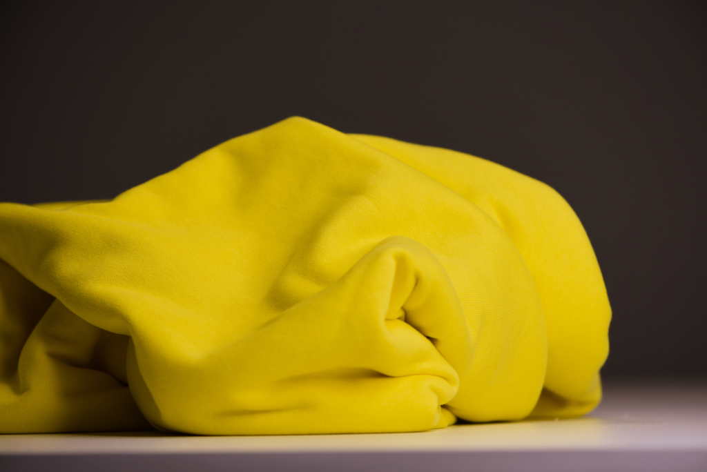 желтый футер