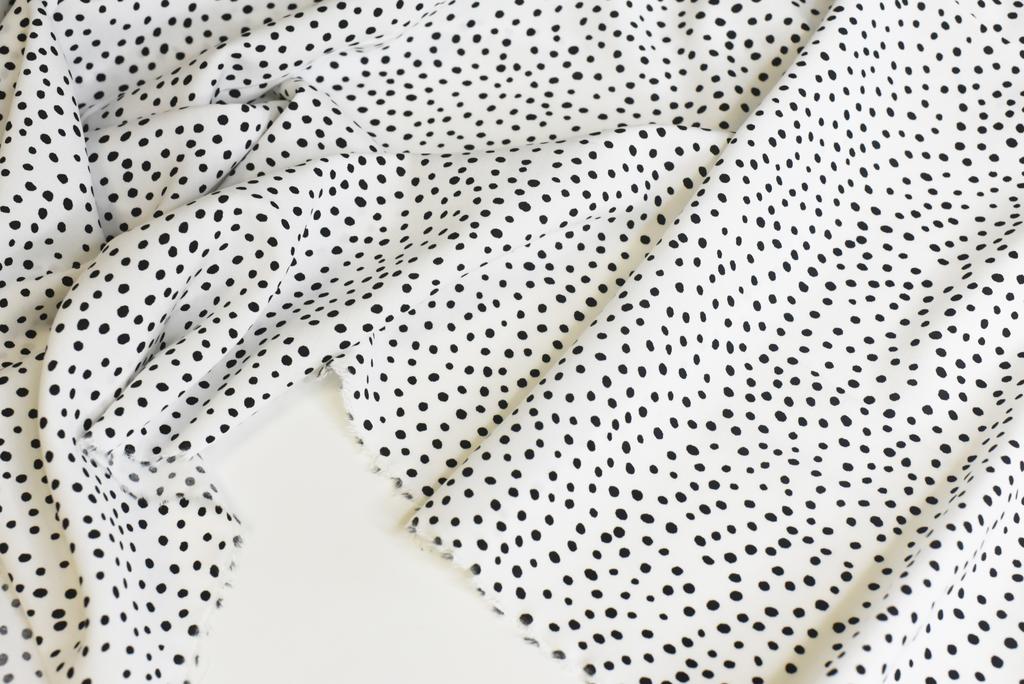 Штапель "Горошинки на белом"