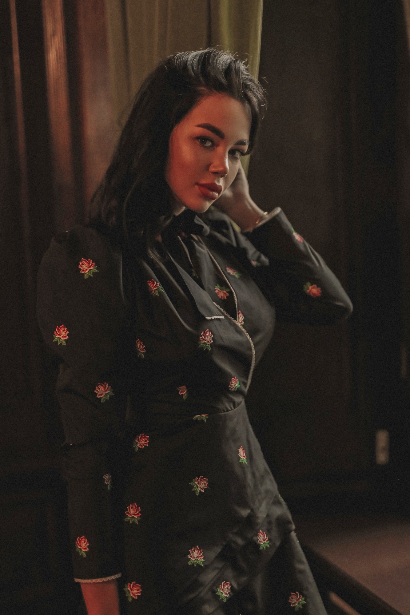 ЦВЕТОЧНОЕ ПЛАТЬЕ С ШАРФИКОМ