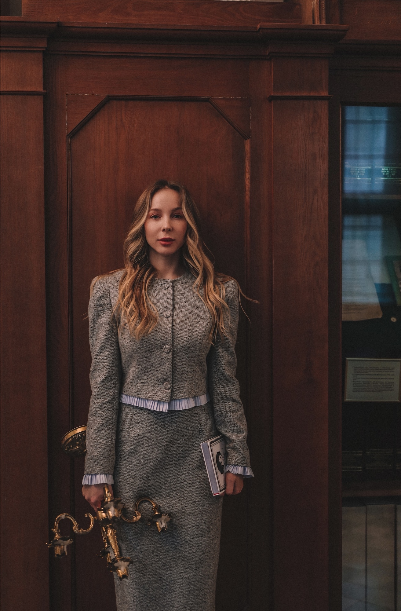 КОСТЮМ С ДЕКОРАТИВНОЙ ОТДЕЛКОЙ