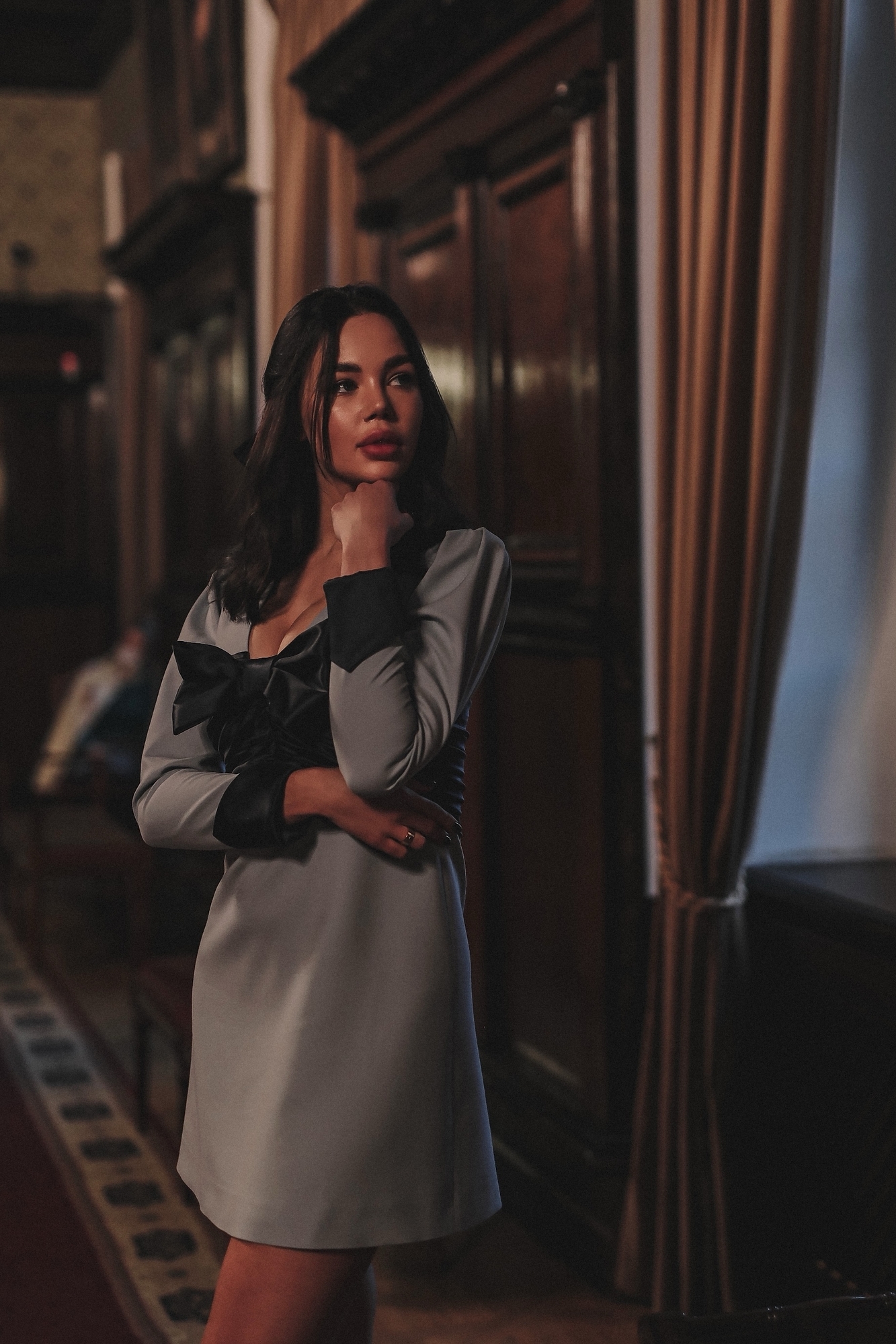 ПЛАТЬЕ С ШЁЛКОВЫМ БАНТОМ И МАНЖЕТАМИ