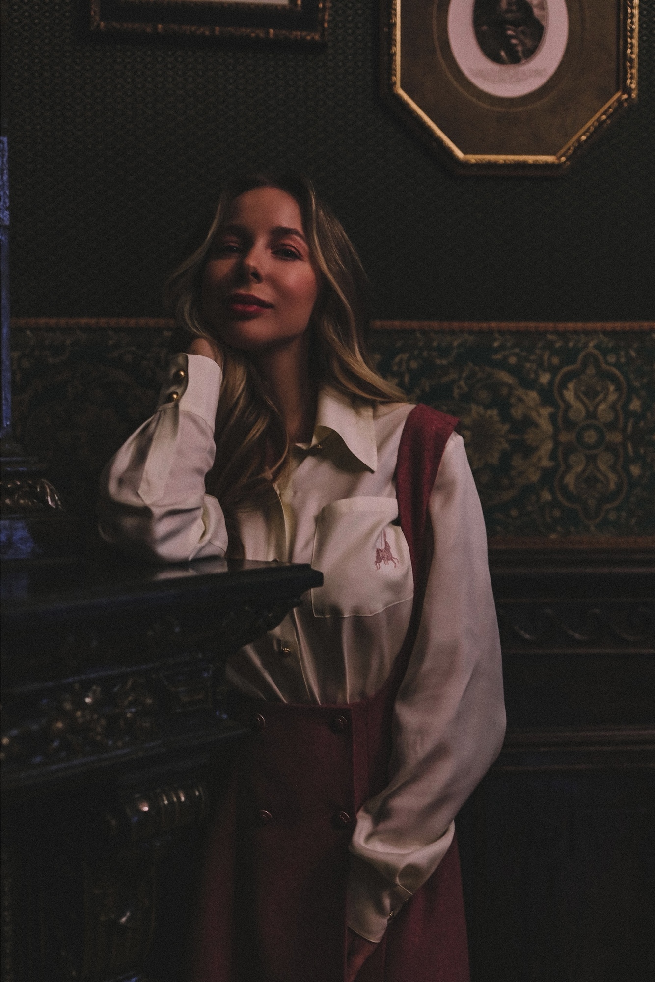 РУБАШКА ИЗ ШЁЛКА С "ЗАЙКОЙ"