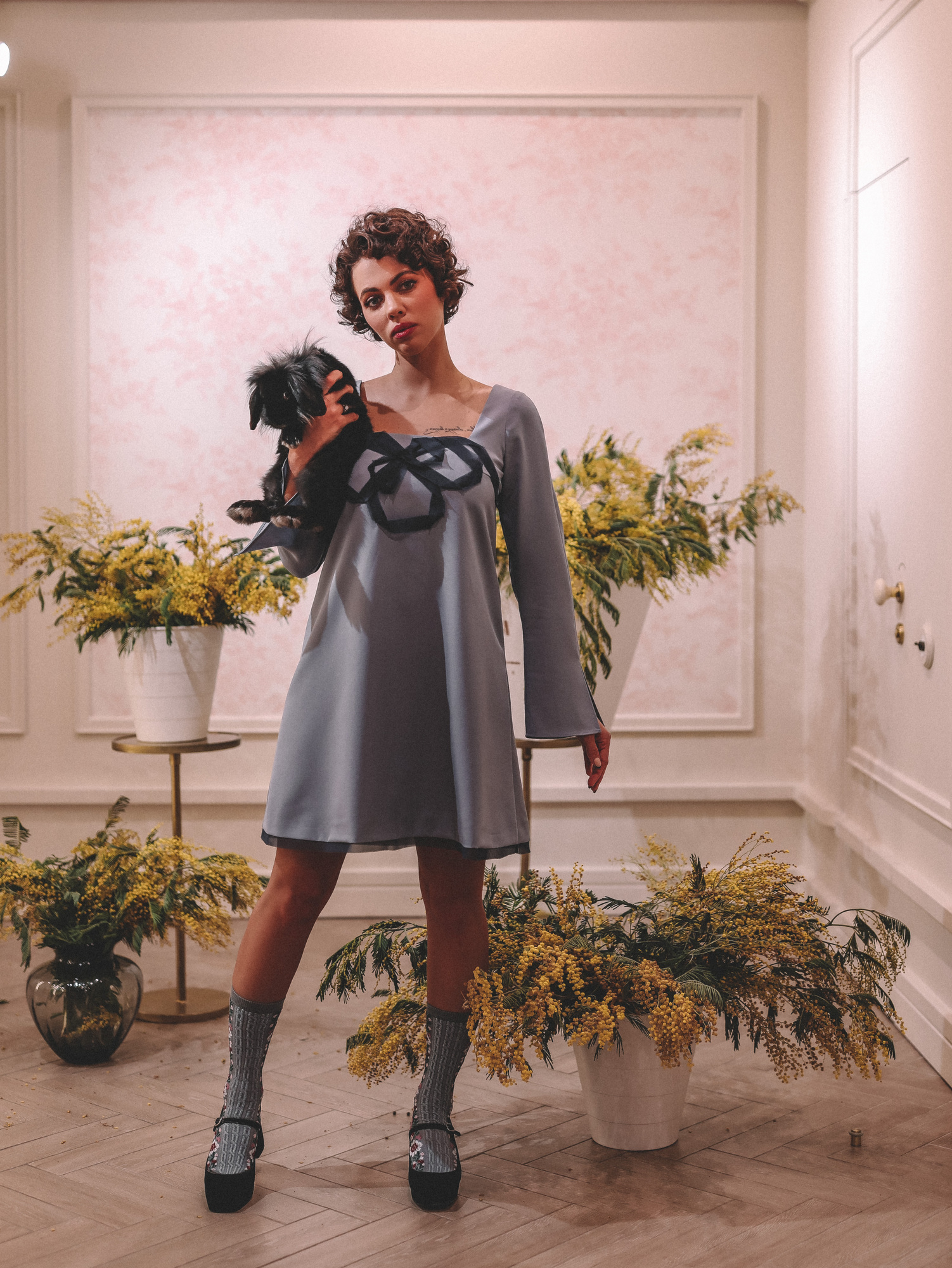 ПЛАТЬЕ-ТРАПЕЦИЯ С ШИФОНОВЫМ БАНТОМ