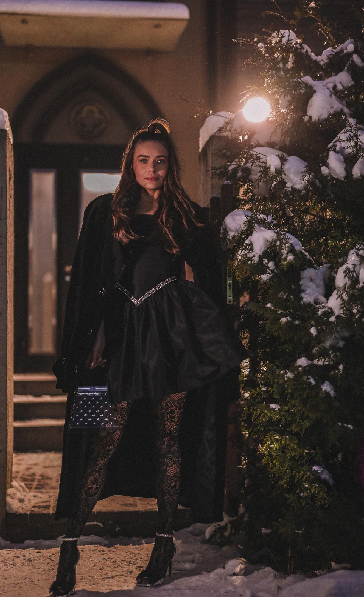 КОРСЕТНОЕ ПЛАТЬЕ МИНИ С КАМНЯМИ