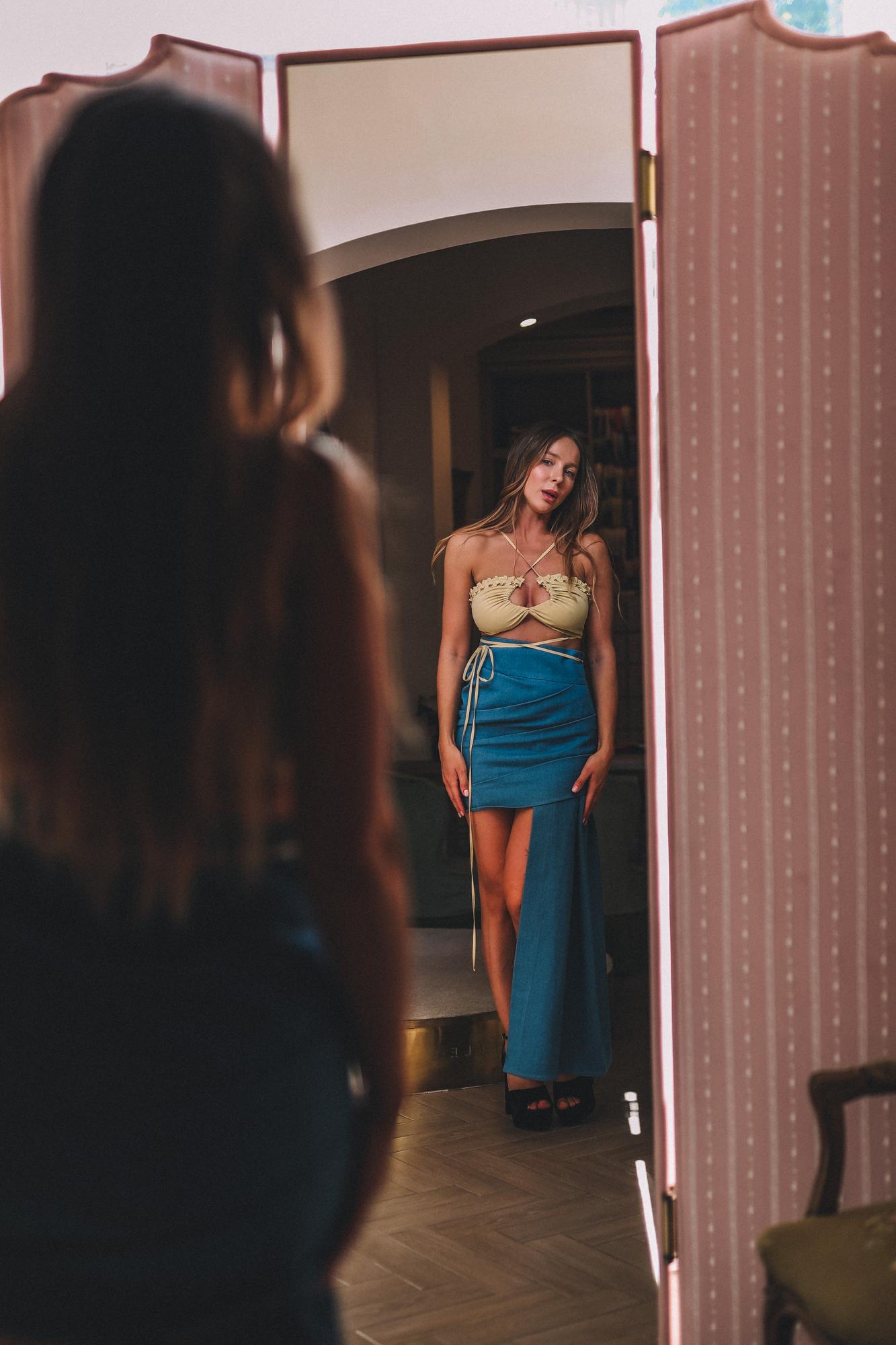 БРА НА ЗАВЯЗКАХ