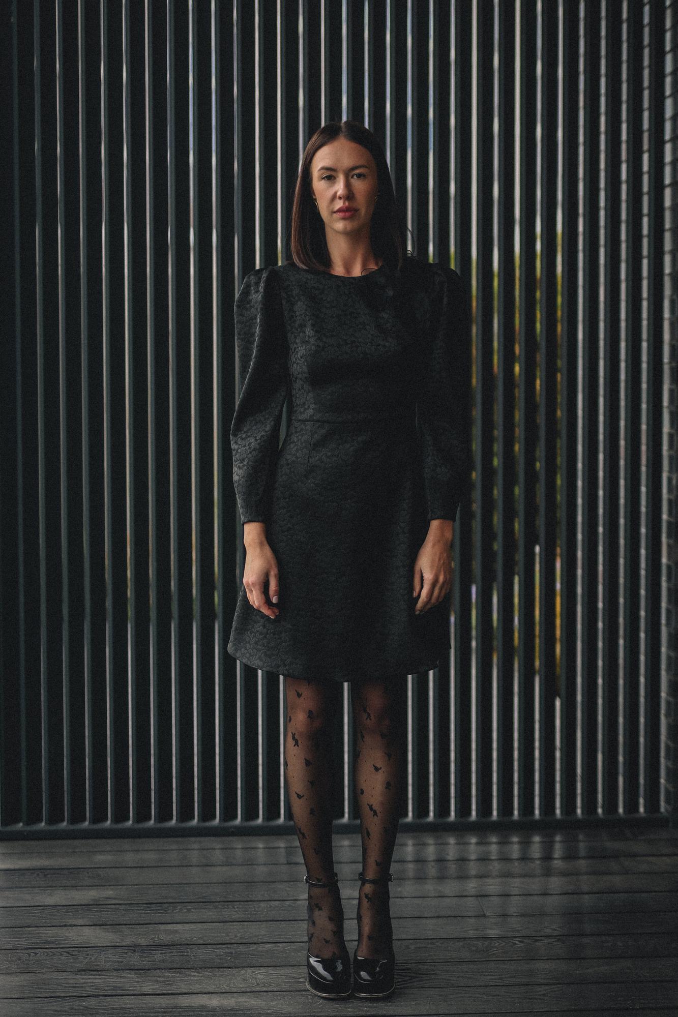 ПЛАТЬЕ ИЗ РЕЛЬЕФНОГО ЖАККАРДА