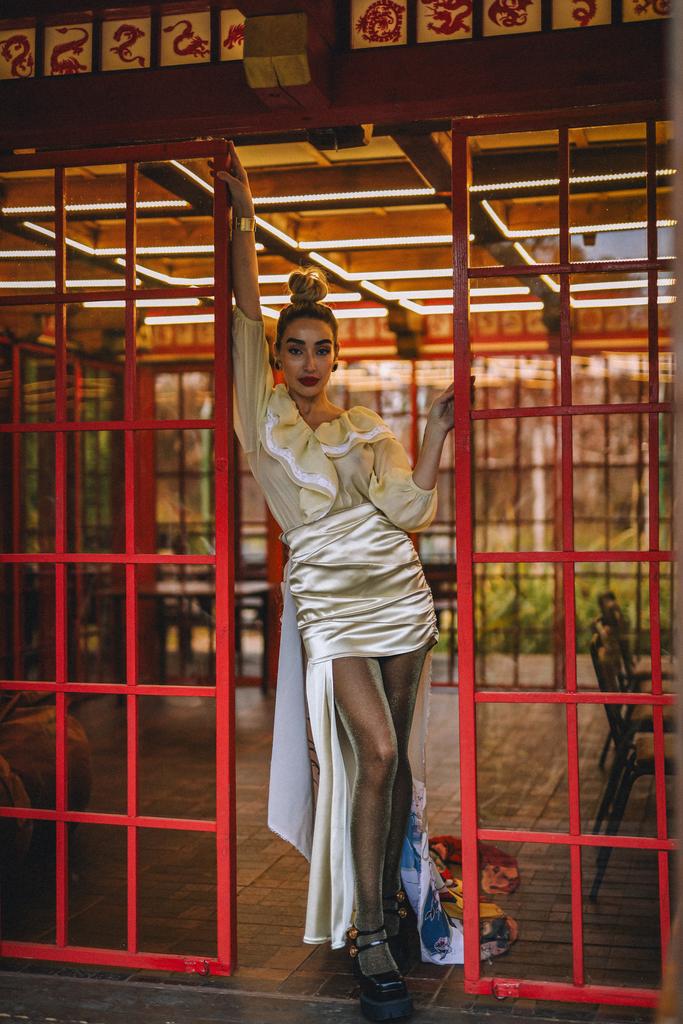 ЗОЛОТАЯ АССИМЕТРИЧНАЯ ЮБКА