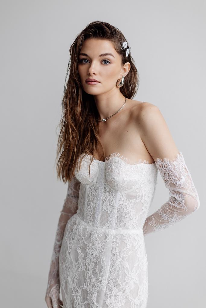 Платье из кружева