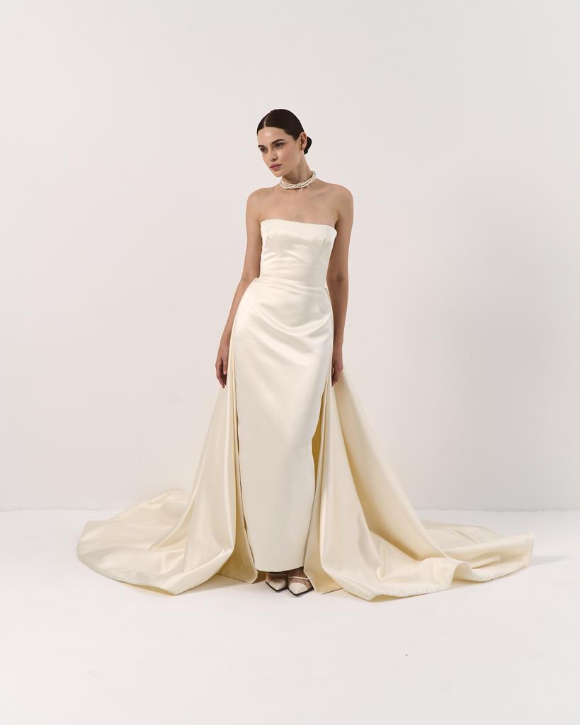 -60%  Платье футляр со съемным шлейфом