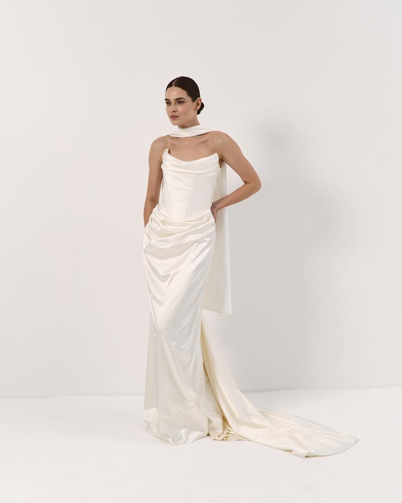 Платье с удлиненным корсетом и драпировками