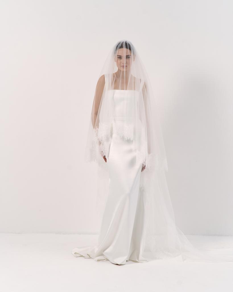 Фата перекидная длинная с тонким кружевом