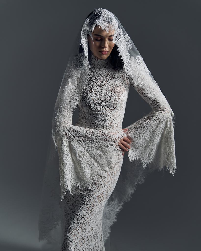 Фата с кружевом испанка