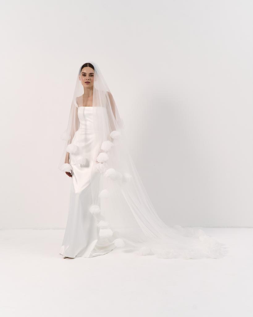 -50%  Фата с цветами перекидная длинная