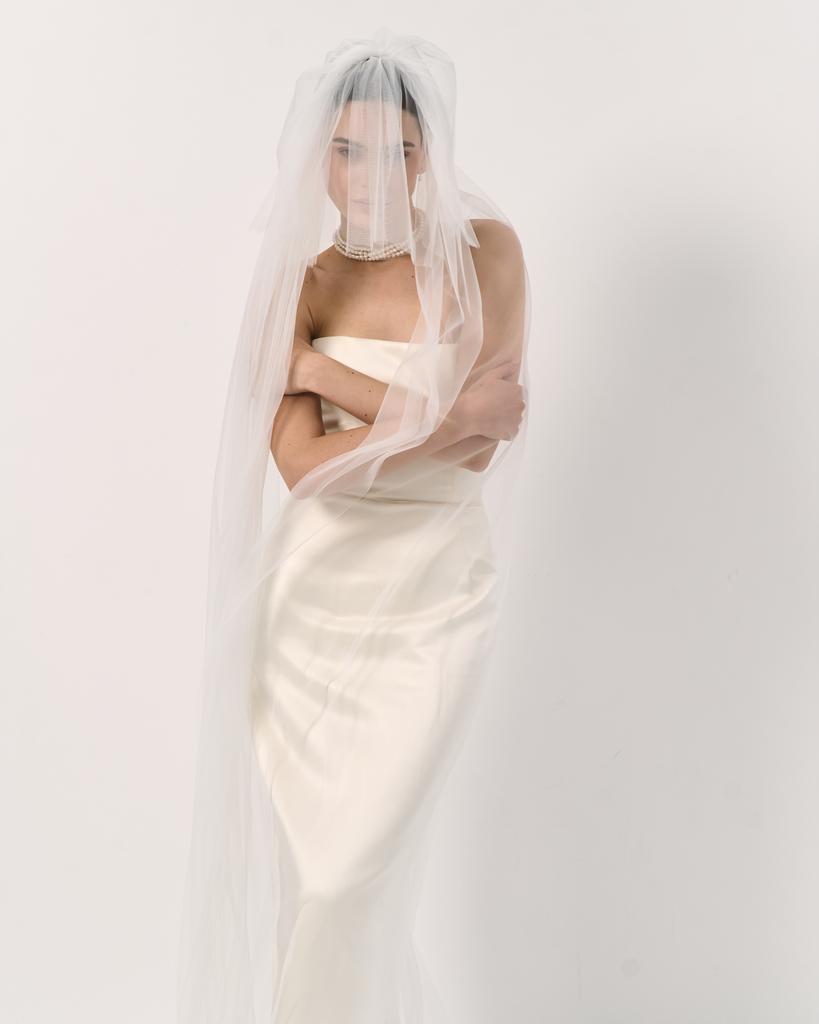 Фата с коротким перекидным слоем