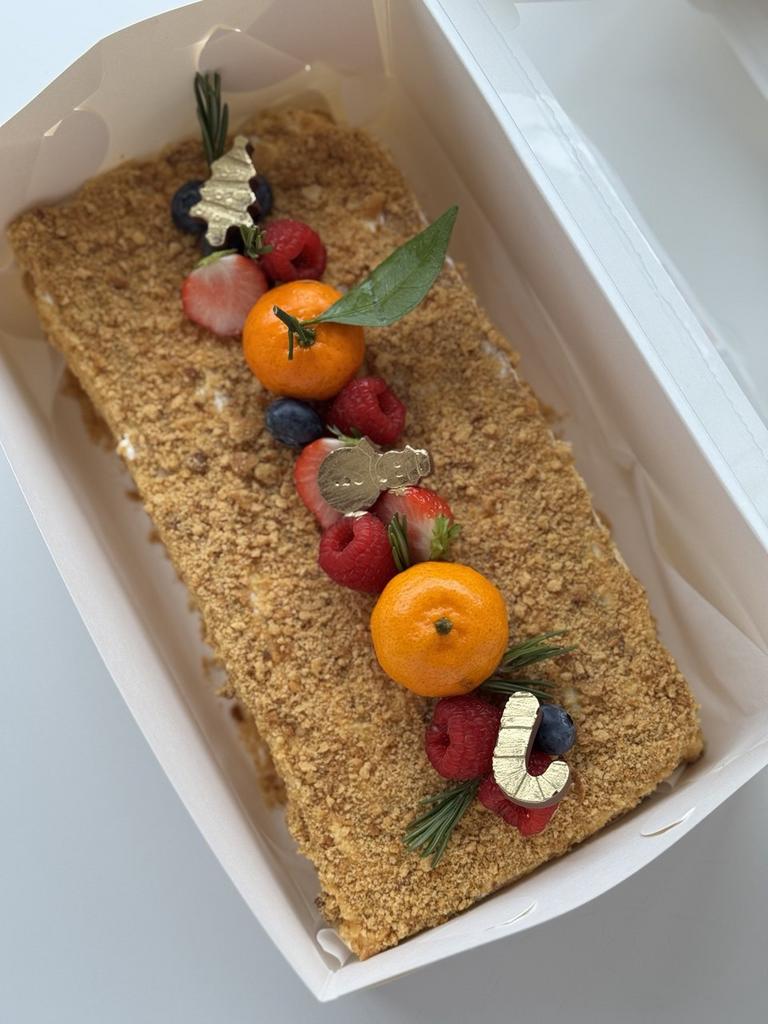 Нашумевший медовик «к чаю» с апельсиновой ноткой и в праздничном оформлении