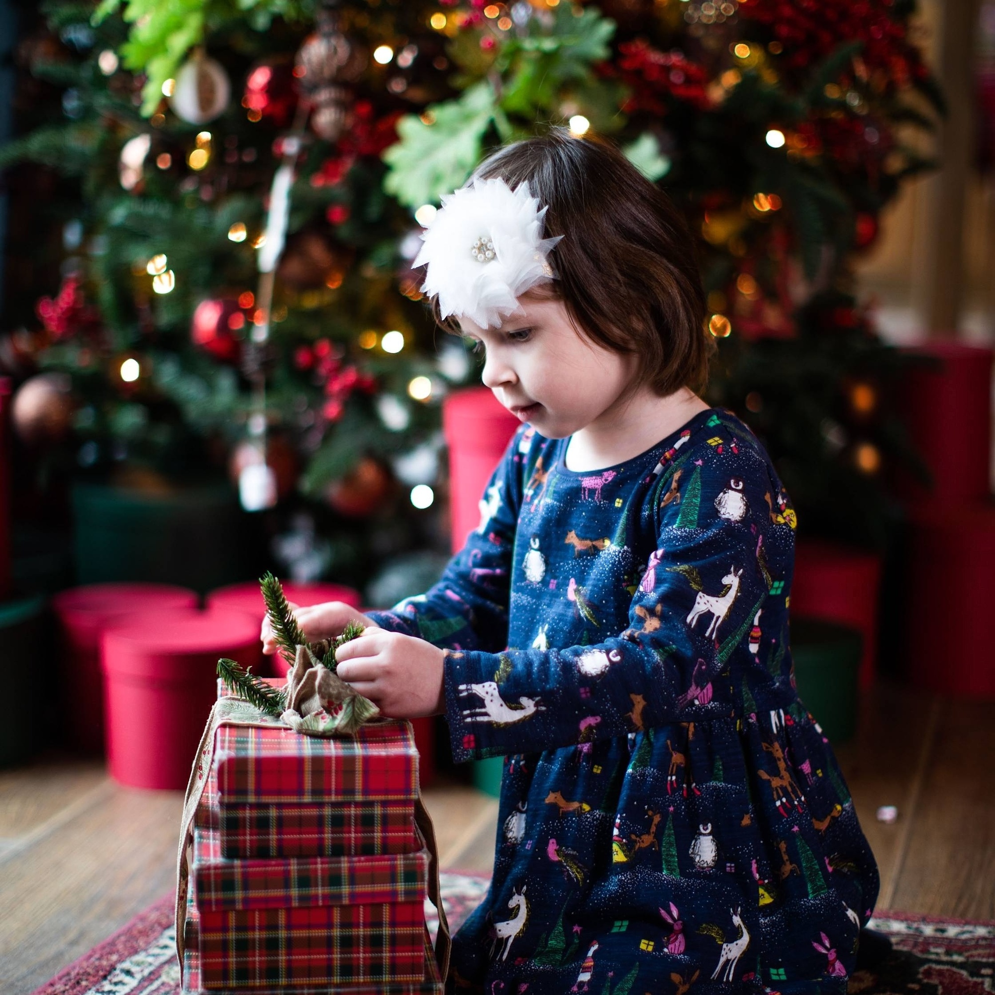 Повязка на голову "Фатиновый цветок" белый