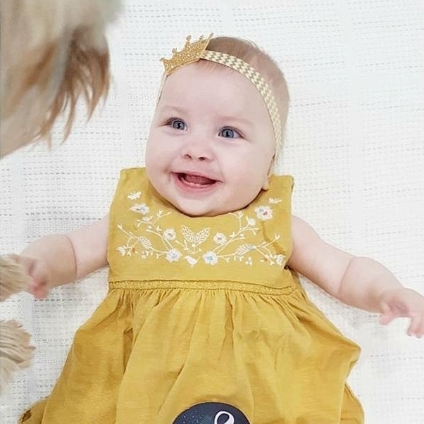 Повязка на голову "Золотая корона" мини на повязке с горохом