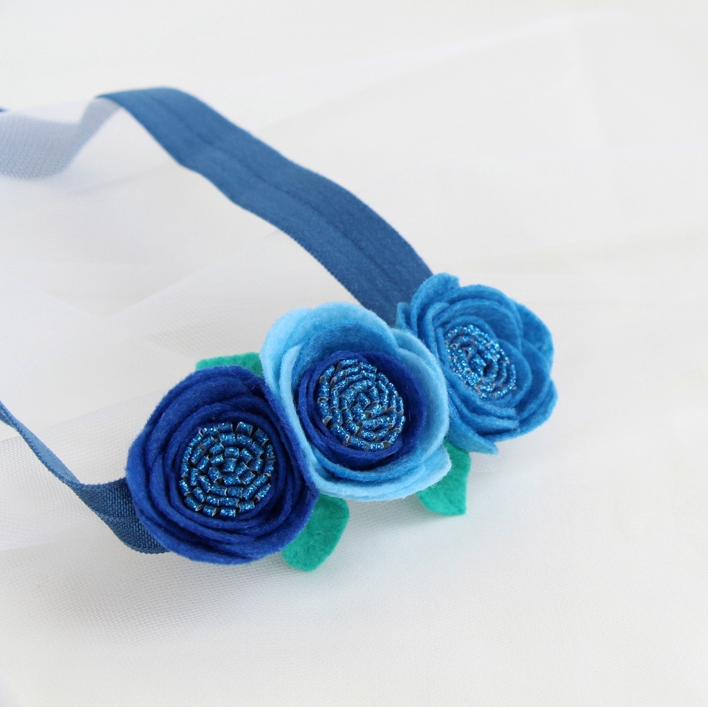 Повязка на голову "Фетровые цветы" синий