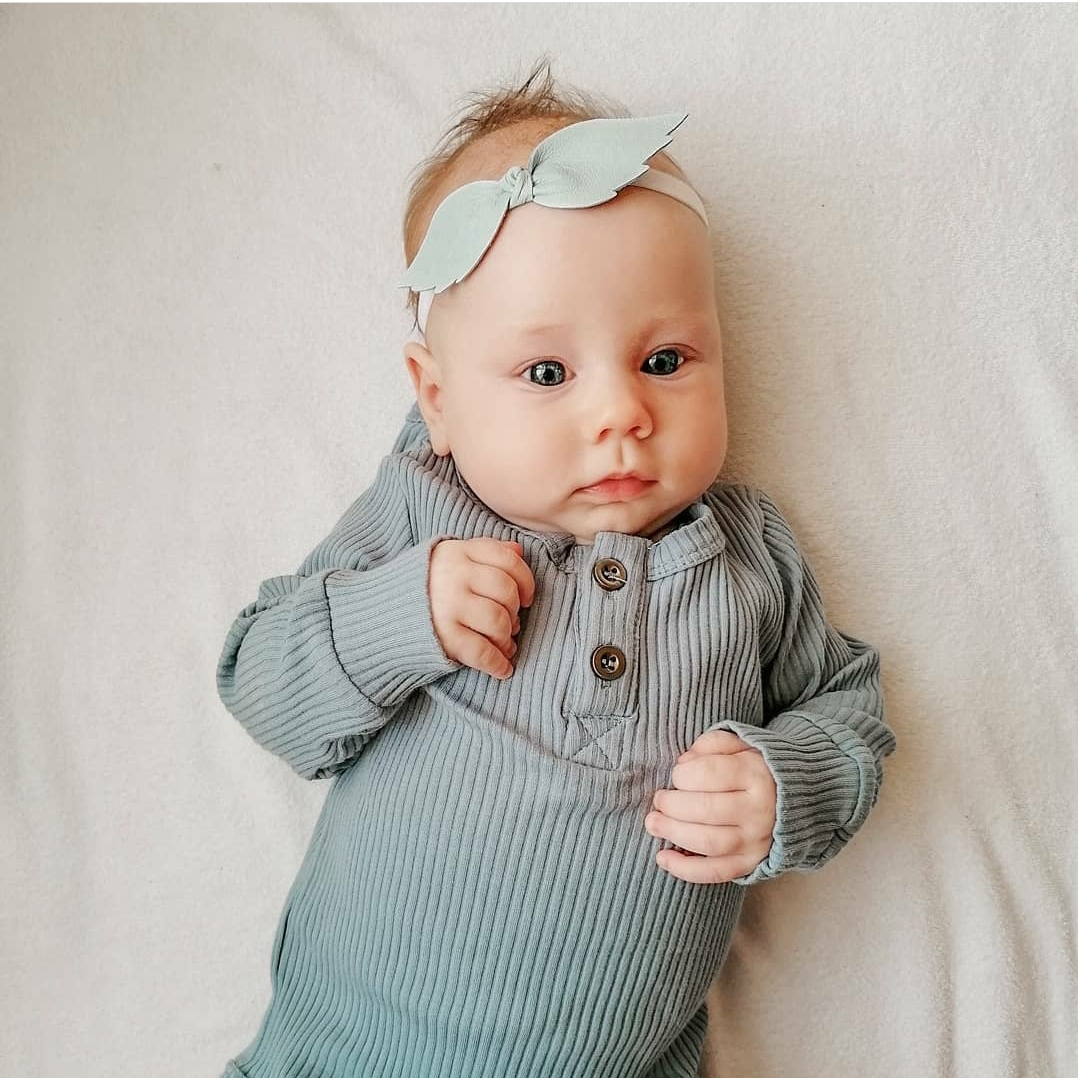 Повязка на голову "Крылья ангела" цвет светло-голубой