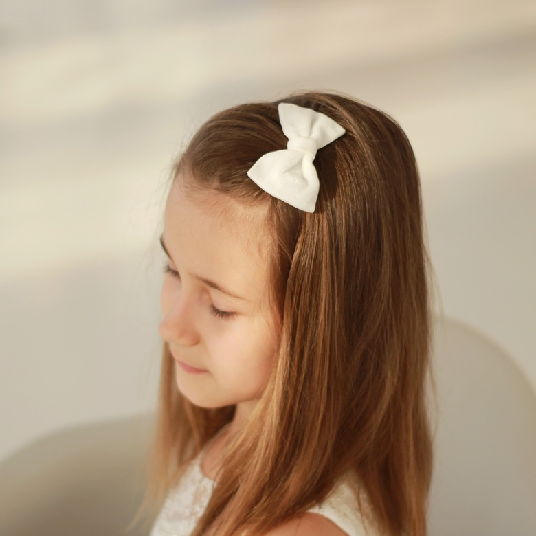 Заколка зажим "Бархатный бант" цвет белый