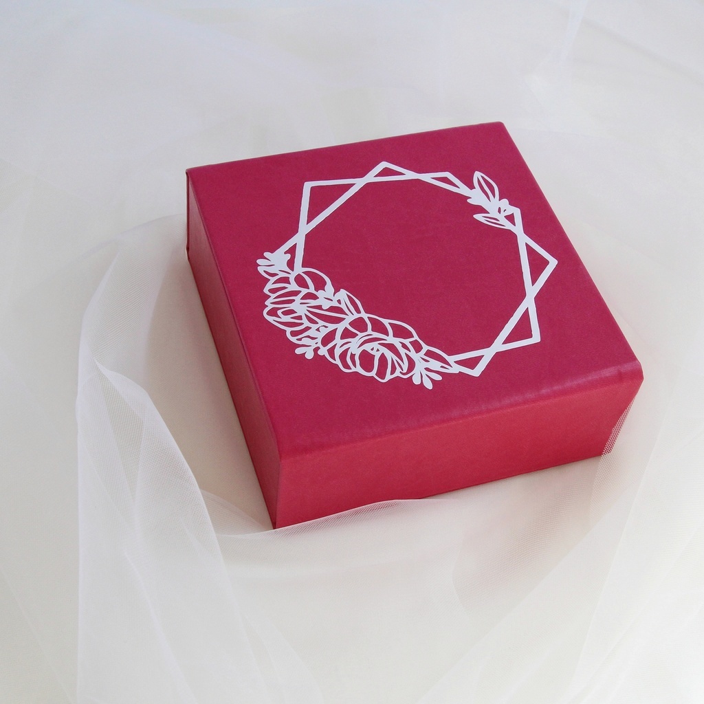 Шкатулка для аксессуаров "Цветочная рамка"