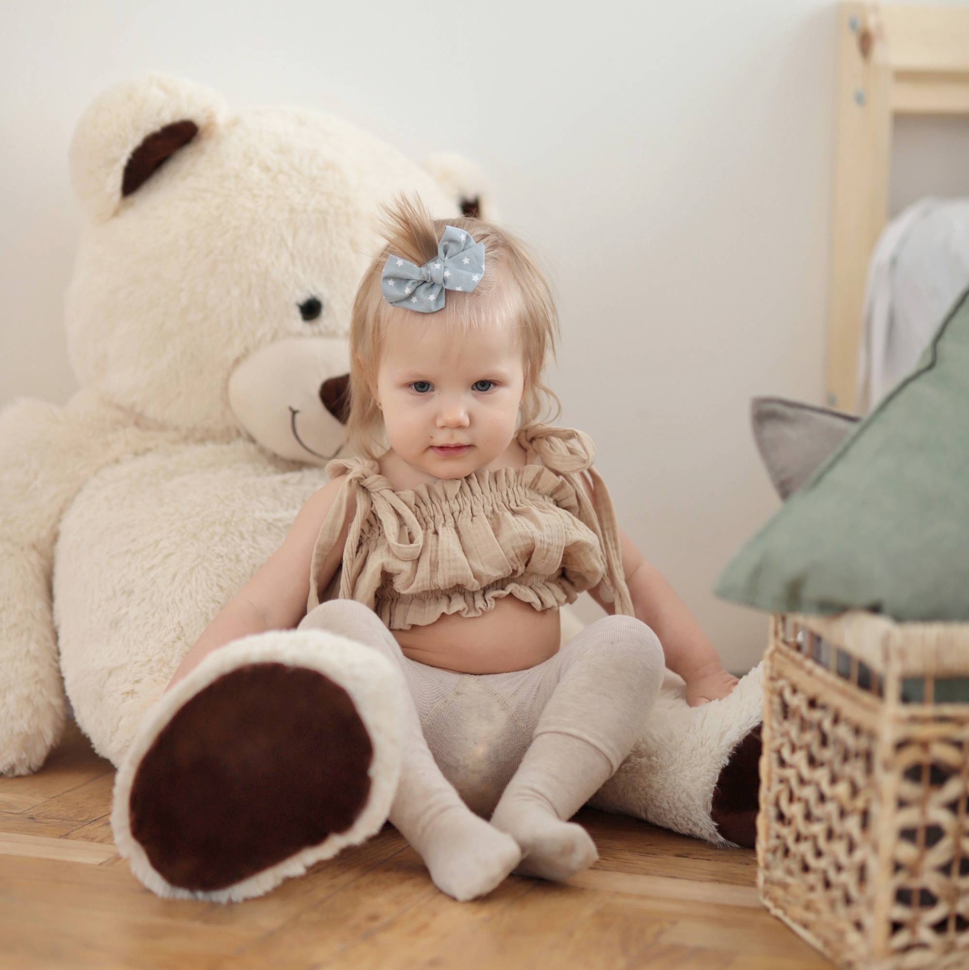 Зажим "Хлопковый бант" цвет серый белыми звездами