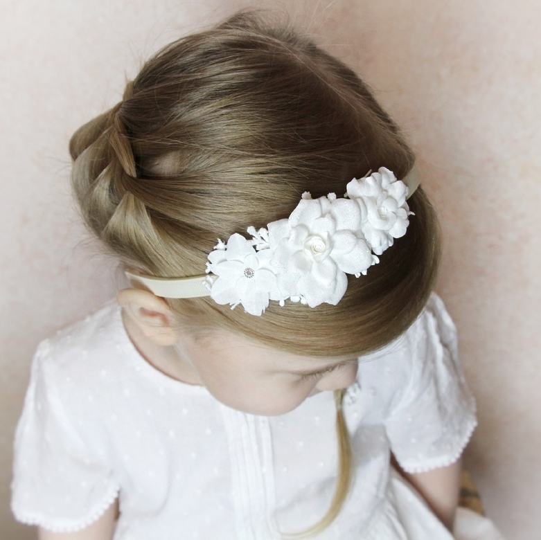 Ободок "Нежные цветы" белый