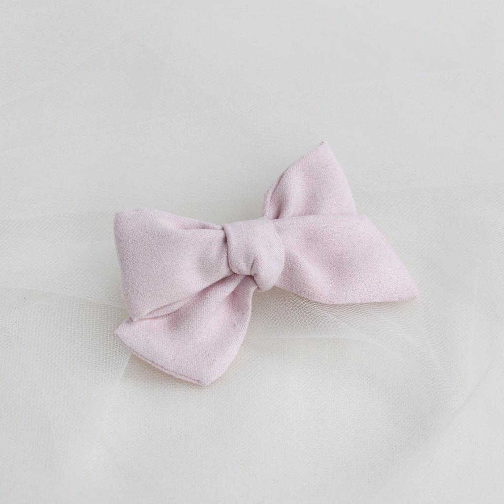 Заколка-зажим "Замшевый бантик" светло-розовый