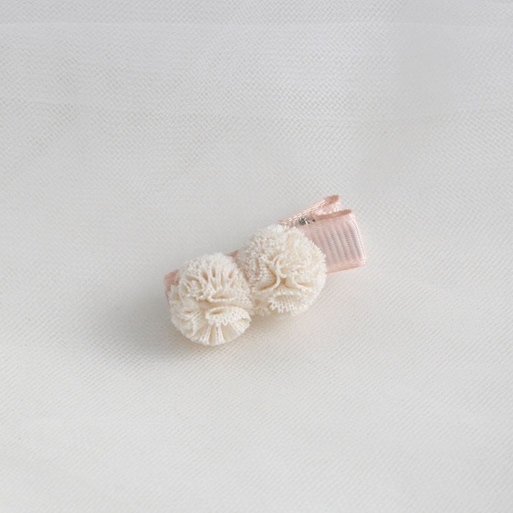 Заколка-зажим "Помпоны" ванильный