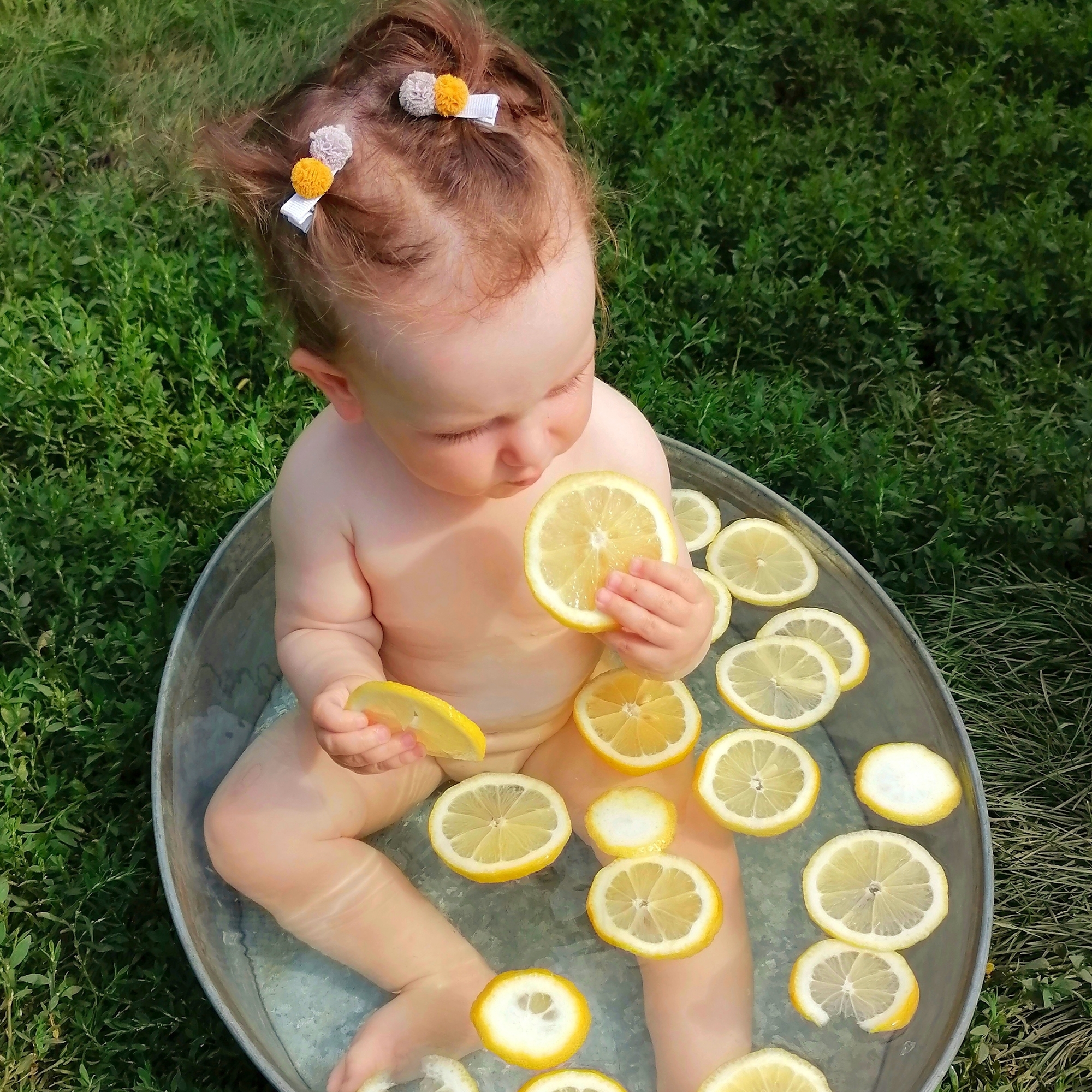 Заколка-зажим "Помпоны" желтый и серый