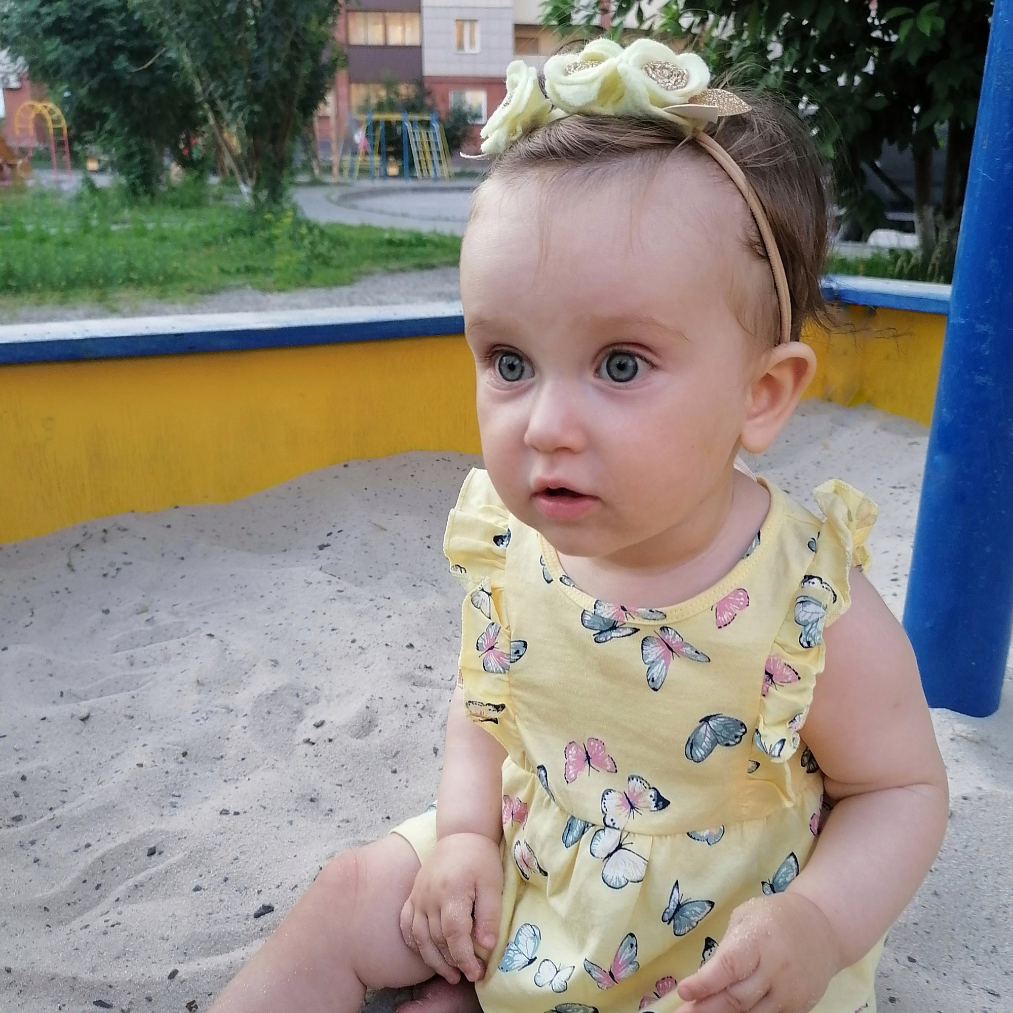 Повязка на голову "Фетровые цветы" цвет желтый с золотом