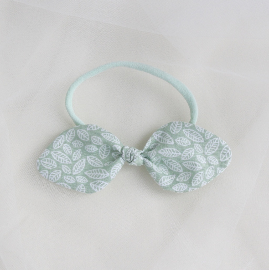 Повязка на голову "Солоха" мятный с листьями