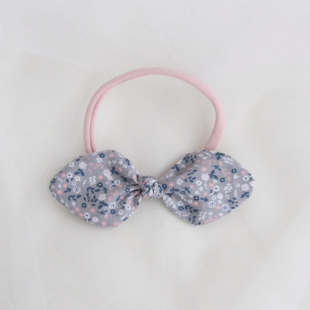 Повязка на голову "Солоха" серый с мелкими цветами