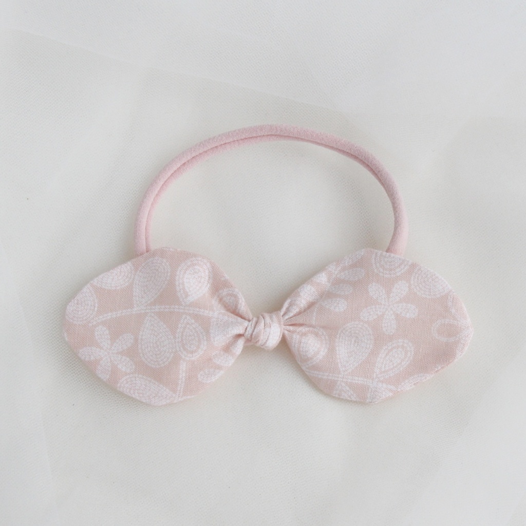 Повязка на голову "Солоха" пудровый с белым узором