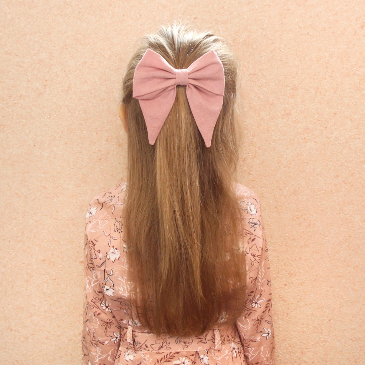 Заколка-зажим "Бант с хвостиками" пыльно-розовый
