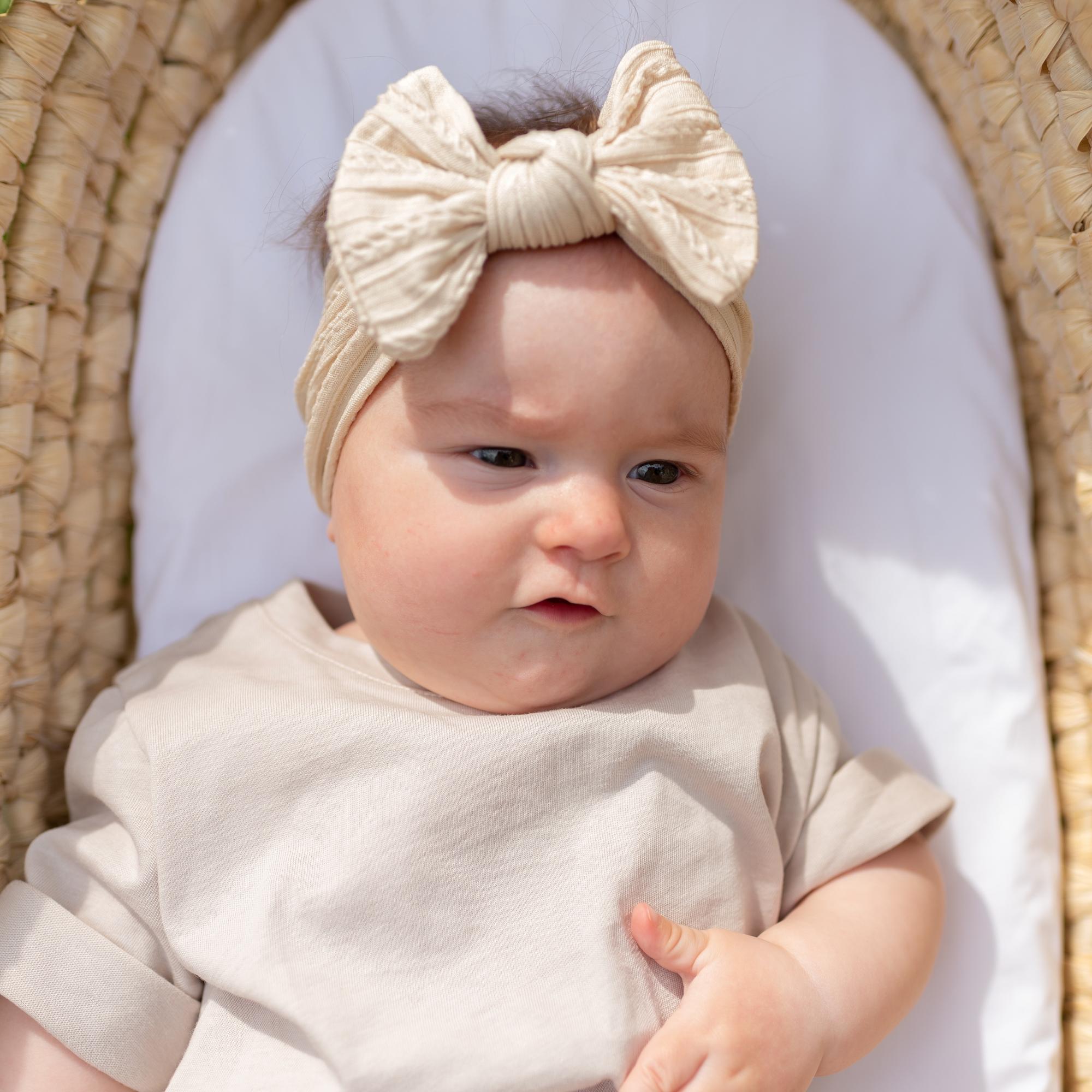 Повязка на голову "Широкий бант c узором" светло-бежевый