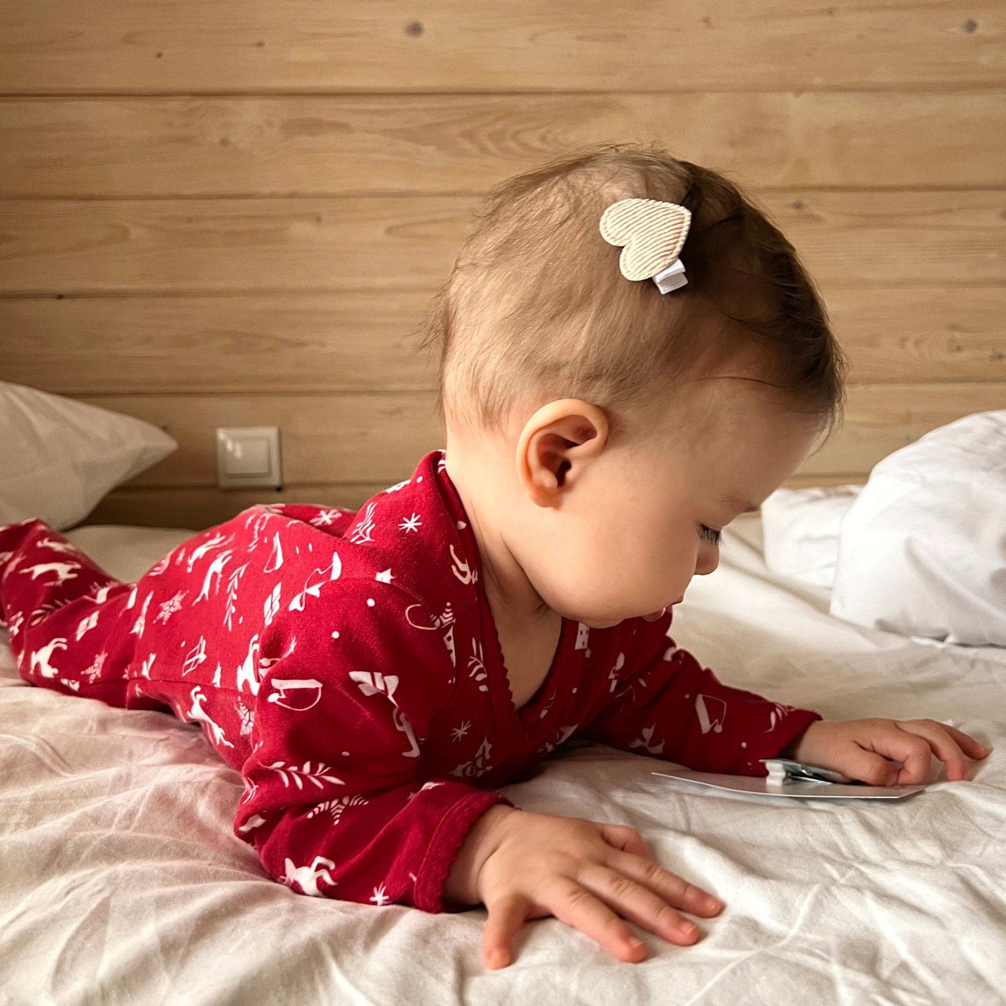 Заколка-зажим "Вельветовое сердце" бежевый