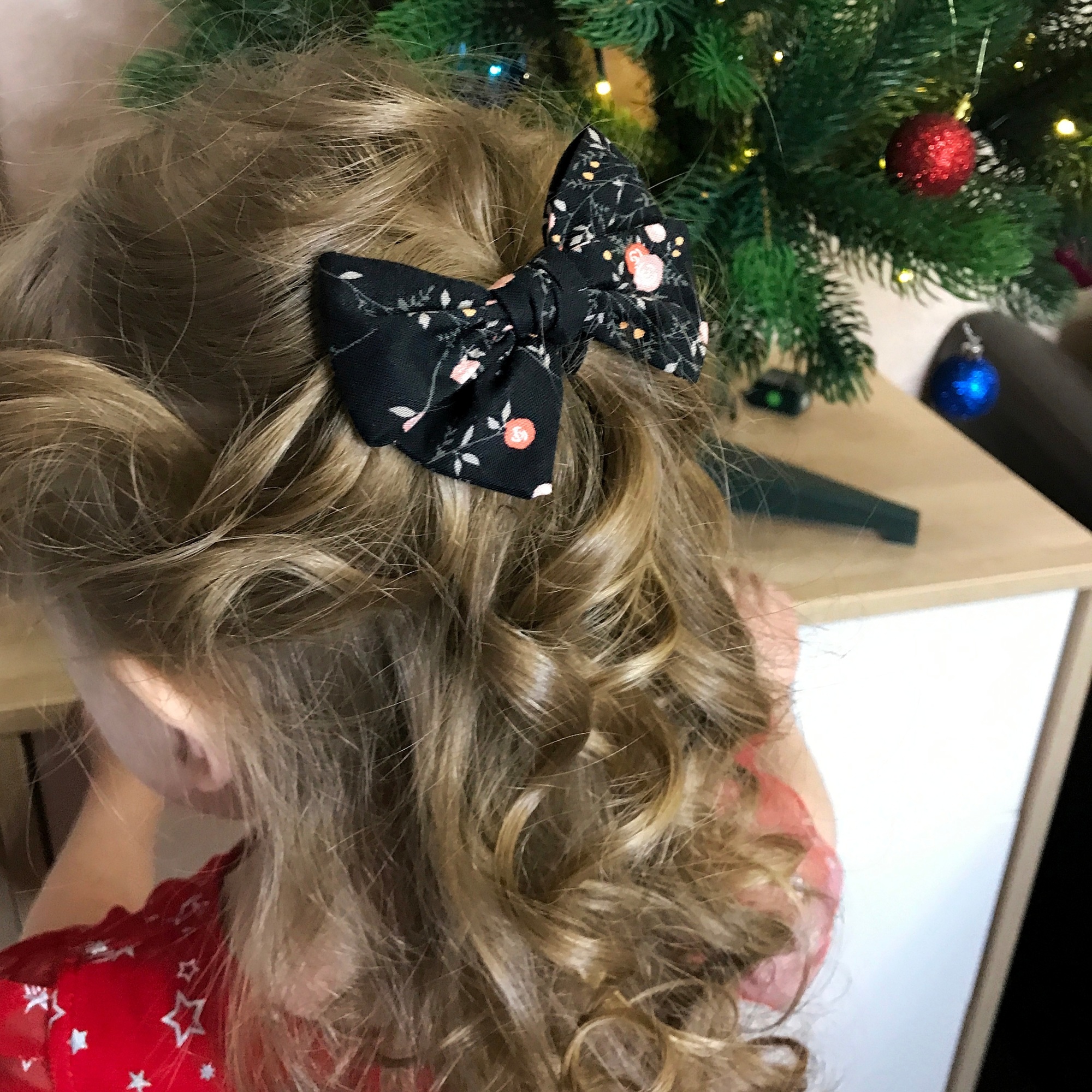 Резинка "Хлопковый бант" черный с розами