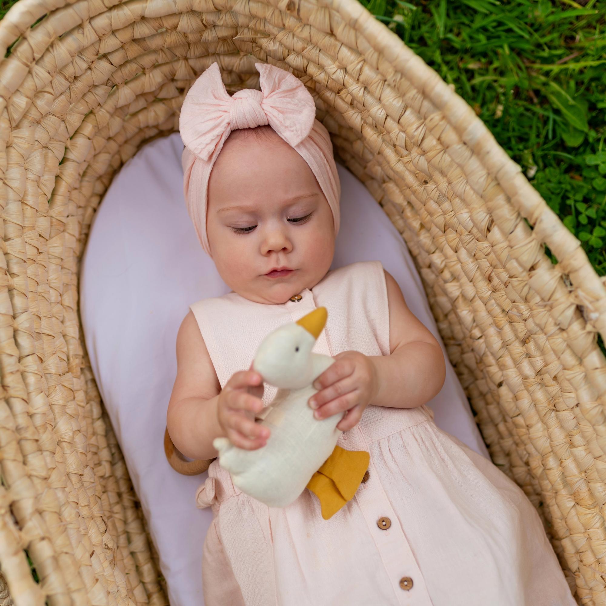 Повязка на голову "Широкий бант c узором" светло-розовый