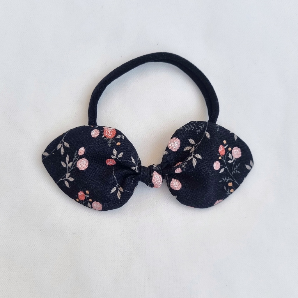 Повязка на голову "Солоха" черный с розами