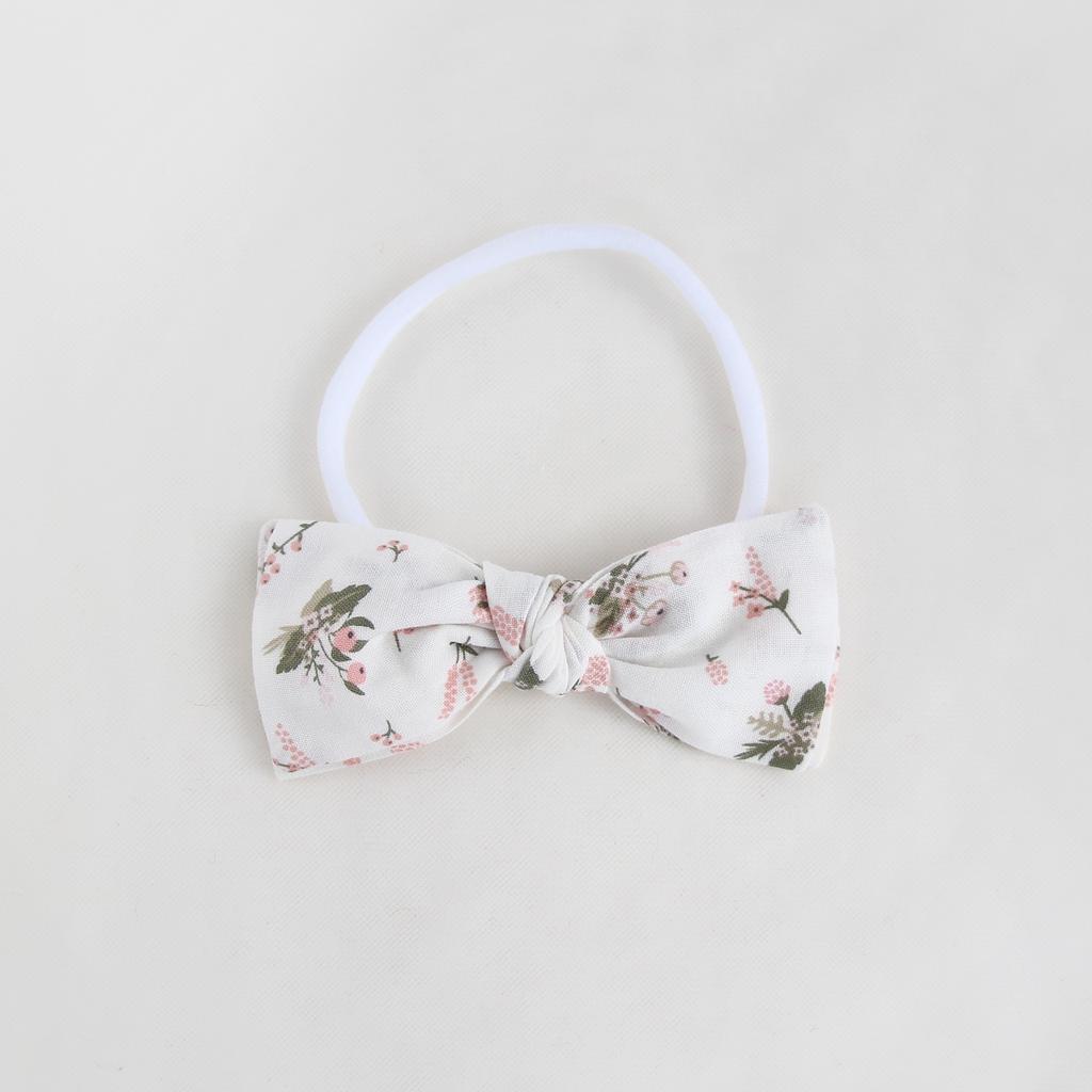 Повязка на голову "Бант узелок" белый с цветами