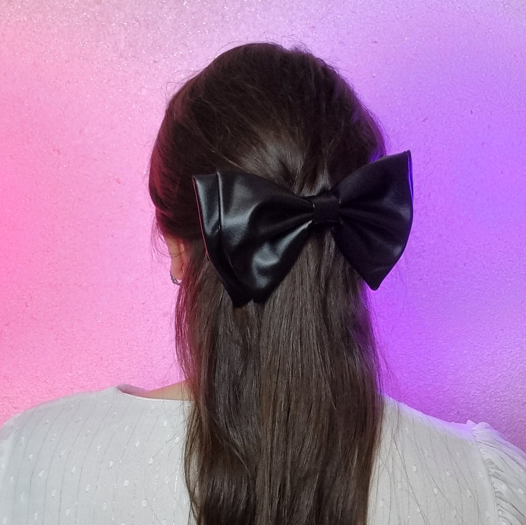 Заколка-автомат "Бант из экокожи" черный